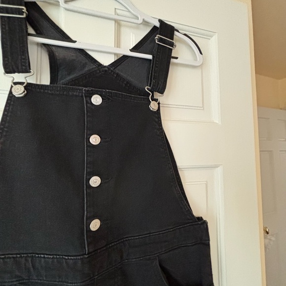 Levi Black overalls with buttons to waist - Picture 1 of 4